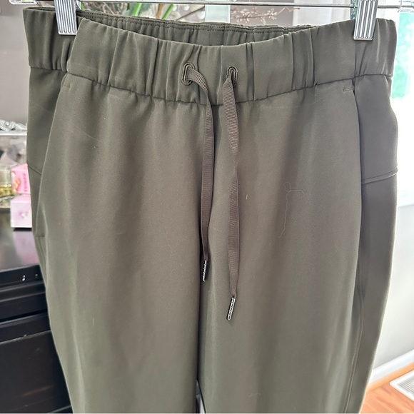 Lululemon Stretch High-Rise Joggers | Olive Green | Size 2 - Picture 4 of 15